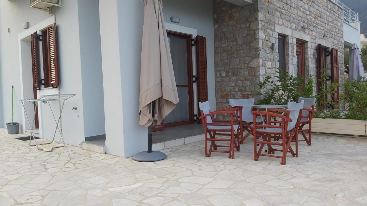 Light Blue House 3 Apartments Poulithra Exterior photo